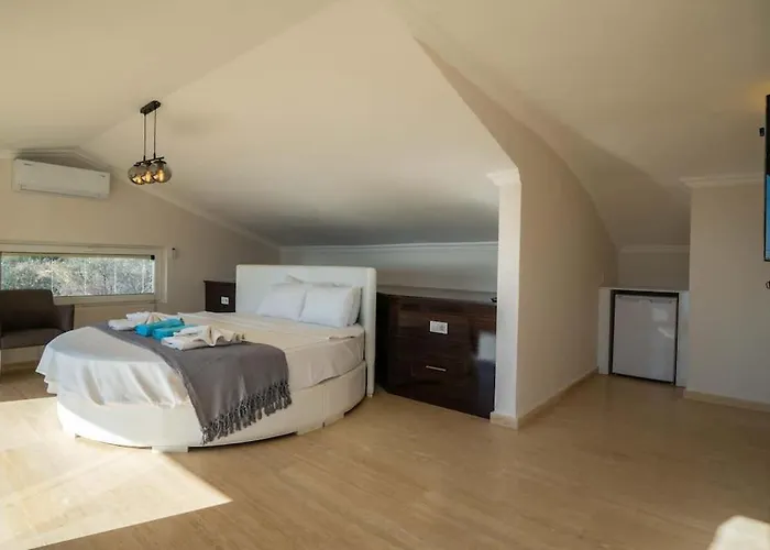 Villa Fantastic Kalkan With Heated Infinity Pool & Amazing Sea Views