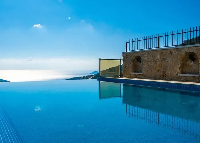 Villa Fantastic Kalkan With Heated Infinity Pool & Amazing Sea Views *