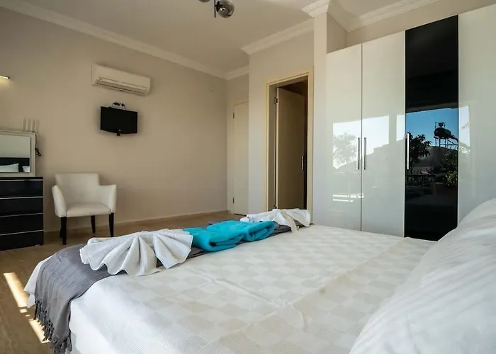 Villa Fantastic Kalkan With Heated Infinity Pool & Amazing Sea Views *