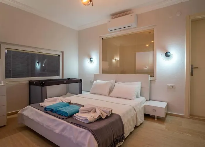 Villa Fantastic Kalkan With Heated Infinity Pool & Amazing Sea Views *