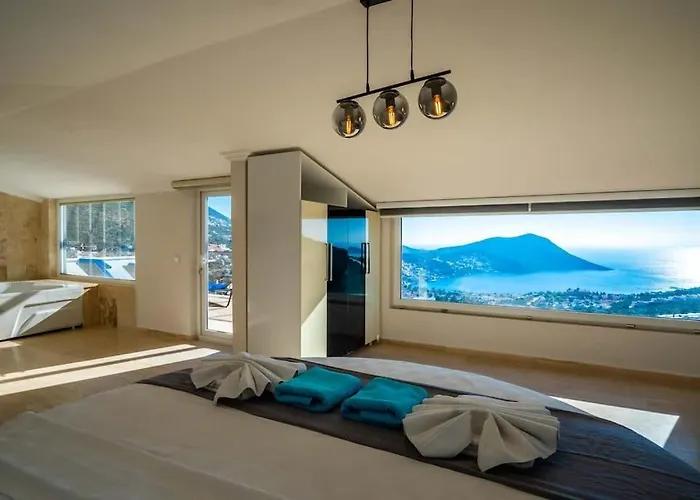 Villa Fantastic Kalkan With Heated Infinity Pool & Amazing Sea Views *