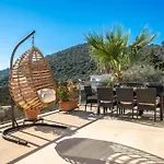 Villa Fantastic Kalkan With Heated Infinity Pool & Amazing Sea Views *