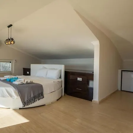 Вилла Fantastic Kalkan With Heated Infinity Pool & Amazing Sea Views